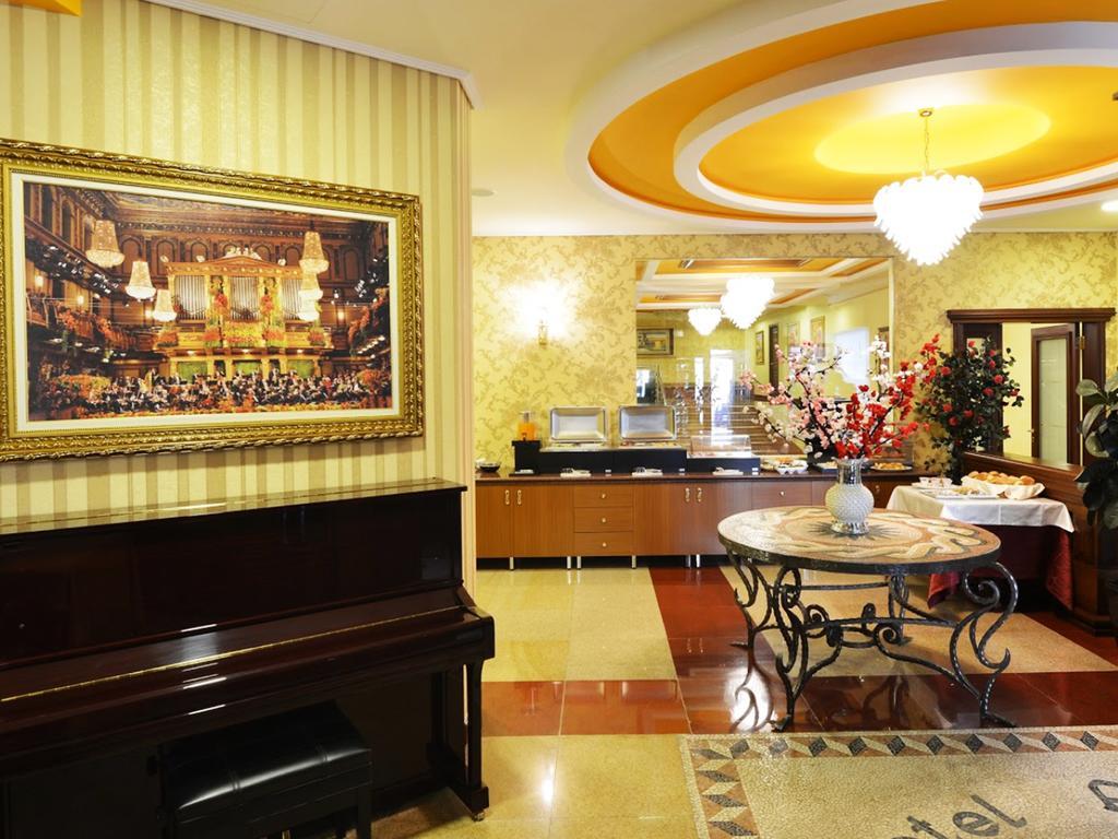 Hotel Austria Tiranë Luaran gambar