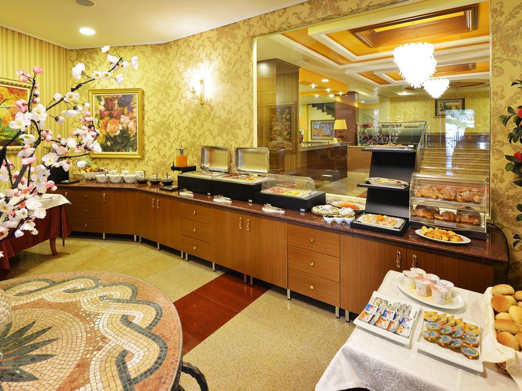 Hotel Austria Tiranë Luaran gambar
