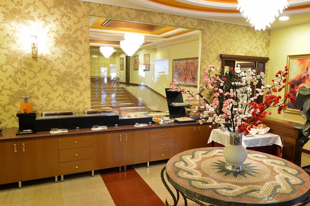 Hotel Austria Tiranë Luaran gambar