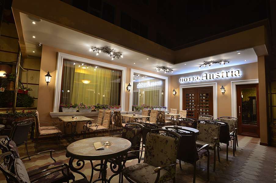 Hotel Austria Tiranë Restoran gambar